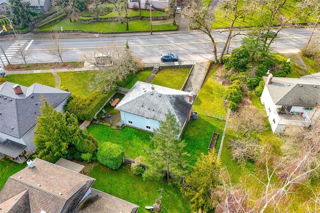 4121 Quadra Street, Saanich, BC, V8X 1L1