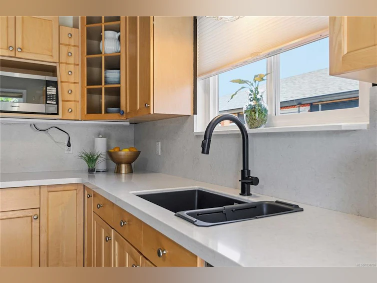 1171 Roy Road, Saanich, BC, V8Z 2X5 - 8