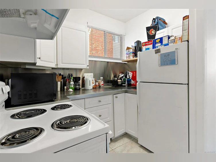 3176 Balfour Avenue, Victoria, BC, V9A 1S1 - 14