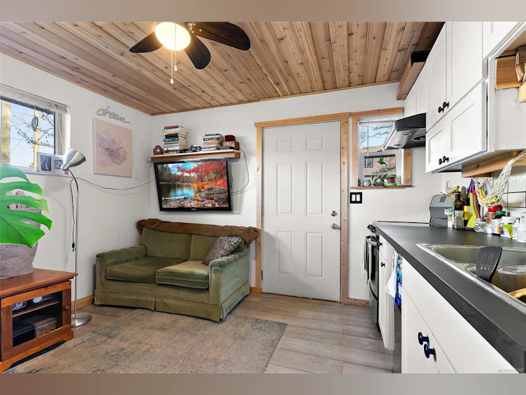 3176 Balfour Avenue, Victoria, BC, V9A 1S1 - 19