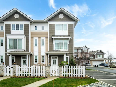 132-3501 Dunlin Street - 2