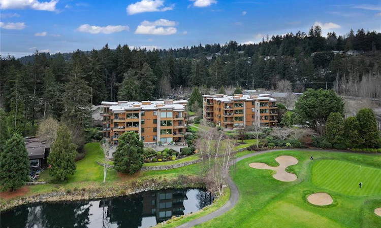 403-5327 Cordova Bay Road
