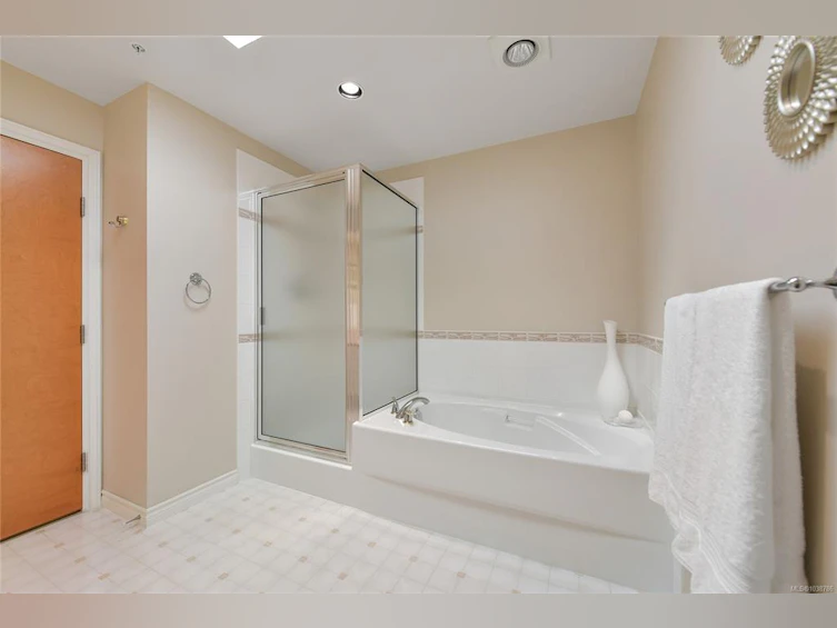 403-5327 Cordova Bay Road, Saanich, BC, V8Y 2L3 - 34