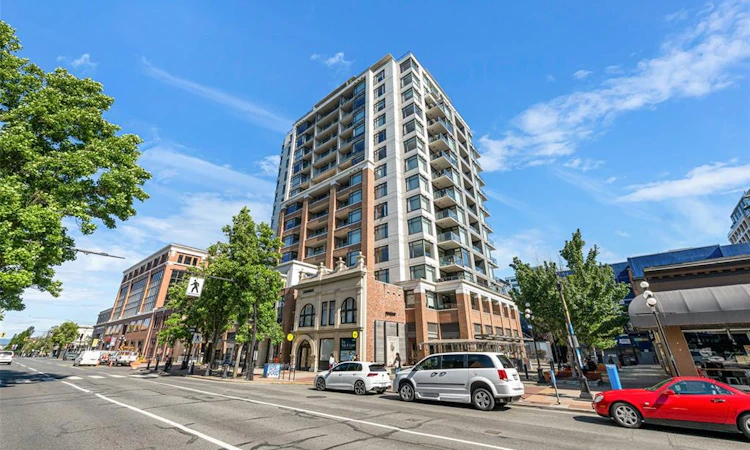 1103-728 Yates Street