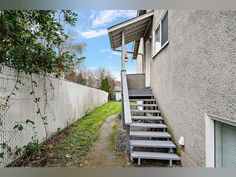 3020-3022 Donald Street, Saanich, BC, V9A 1Y2 - 73