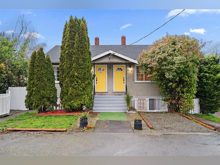 3020-3022 Donald Street, Saanich, BC, V9A 1Y2 - 2