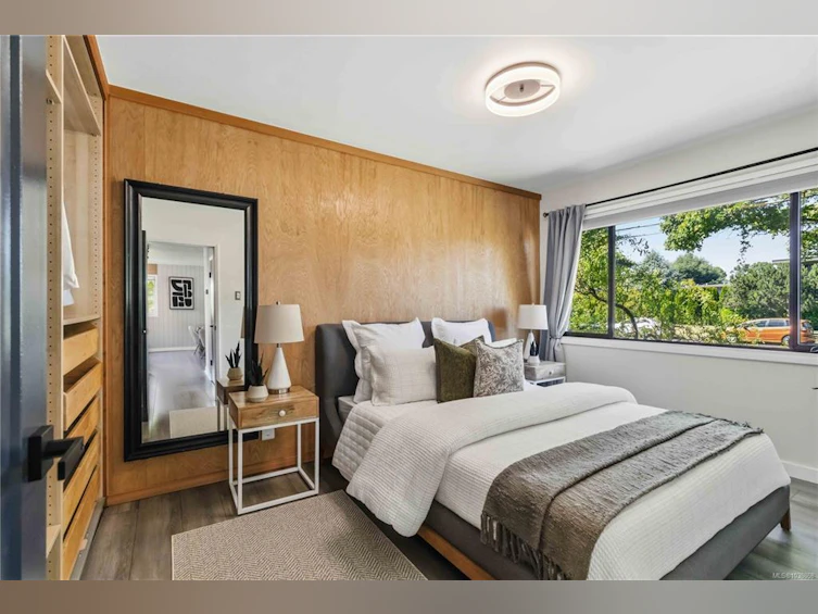 1735 Newton Street, Saanich, BC, V8R 2R1 - 14
