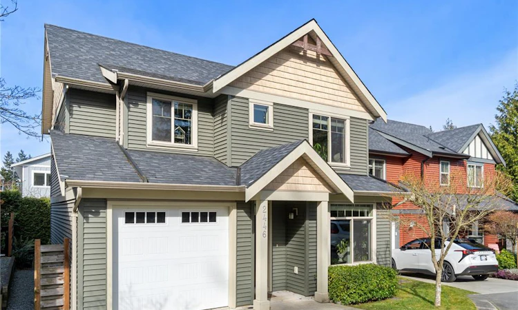 2446 York Crescent