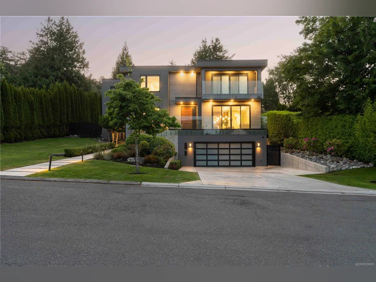 374 Sunset Avenue, Oak Bay, BC, V8S 4L2 - 3