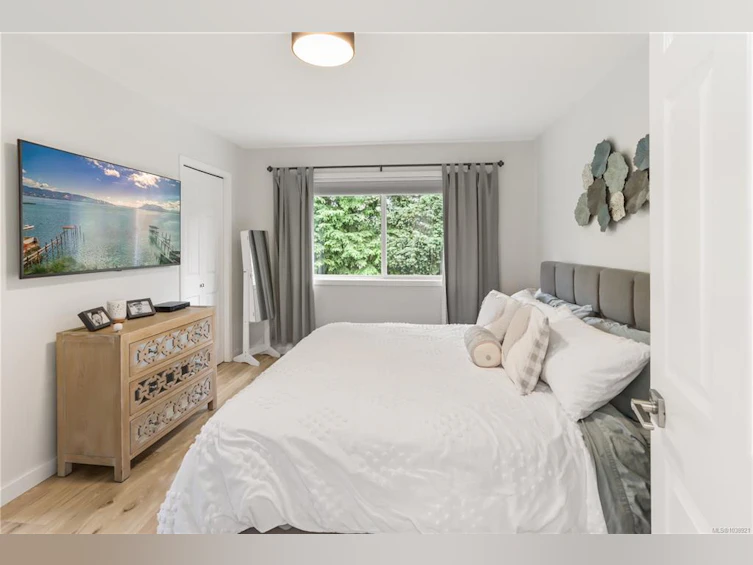 6129 Glacier Way, Nanaimo, BC, V9T 6C8 - 35