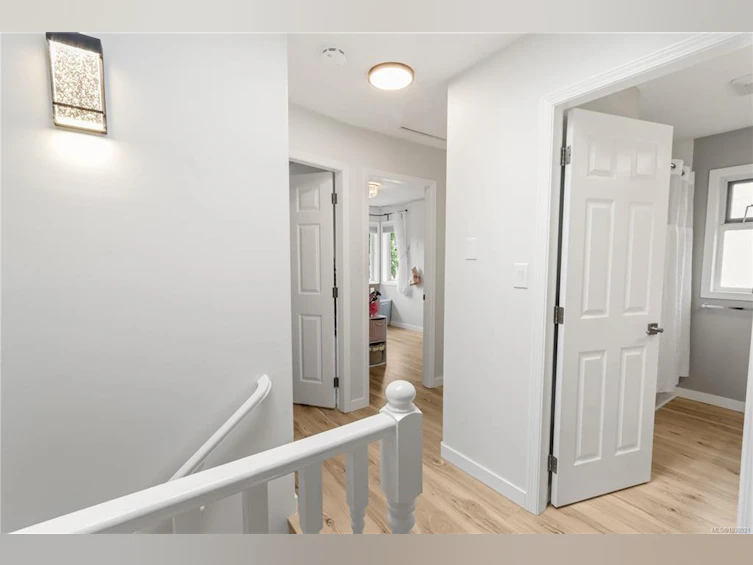 6129 Glacier Way, Nanaimo, BC, V9T 6C8 - 43