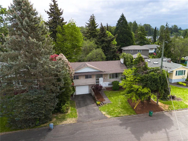 3955 Emerald Place, Saanich, BC, V8P 4T8 - 28