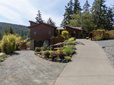 4-1060 Shore Pine Close - 3