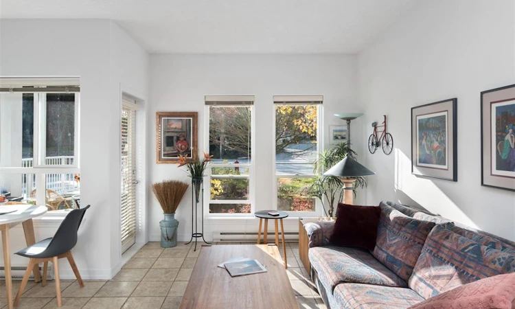 201-3915 Carey Road