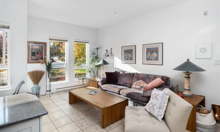201-3915 Carey Road