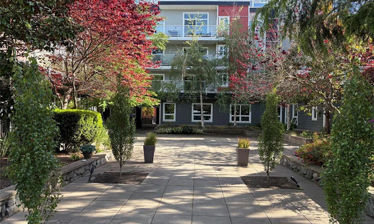 210-1315 Esquimalt Road
