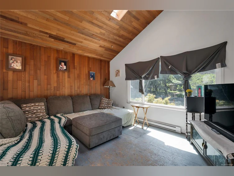 1376 Hooley Road, Quadra Island, BC, V0P 1N0 - 3