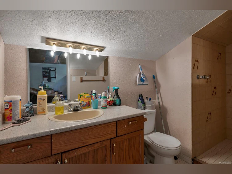 1376 Hooley Road, Quadra Island, BC, V0P 1N0 - 24