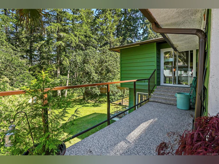4921 Townsend Drive, Saanich, BC, V8Z 5P2 - 17
