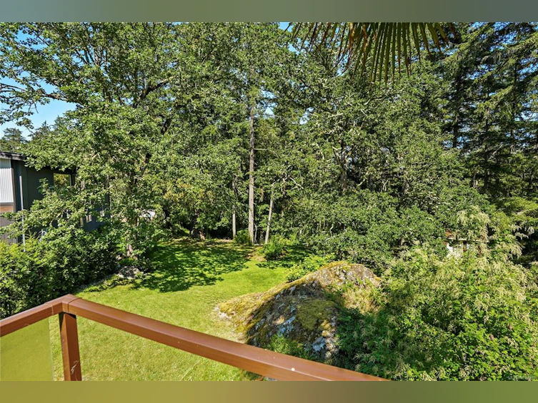 4921 Townsend Drive, Saanich, BC, V8Z 5P2 - 18