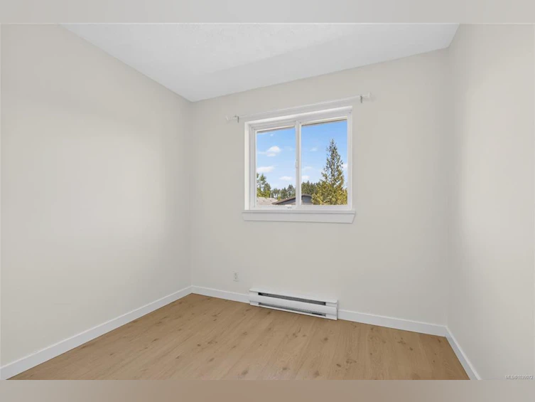 3302 Ninth Street, Cumberland, BC, V0R 1S0 - 18