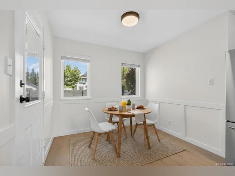 3302 Ninth Street, Cumberland, BC, V0R 1S0 - 11