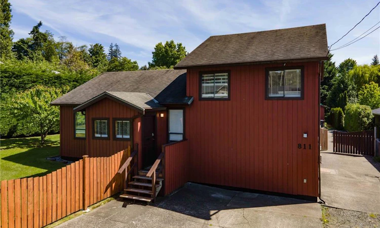 811 Nicholls Road