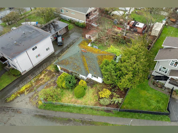 3330 Harriet Road, Saanich, BC, V8Z 3S4 - 6