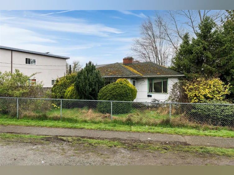 3330 Harriet Road, Saanich, BC, V8Z 3S4 - 4