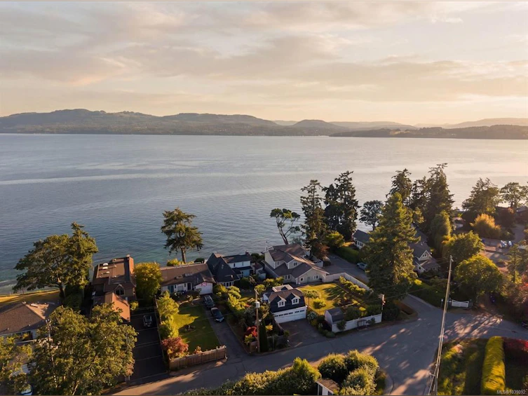 10652 Madrona Drive, North Saanich, BC, V8L 5L8 - 38
