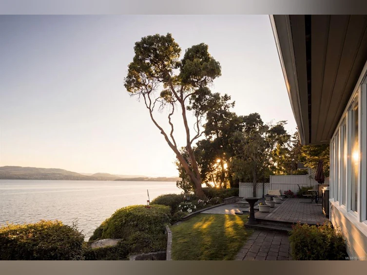 10652 Madrona Drive, North Saanich, BC, V8L 5L8 - 28