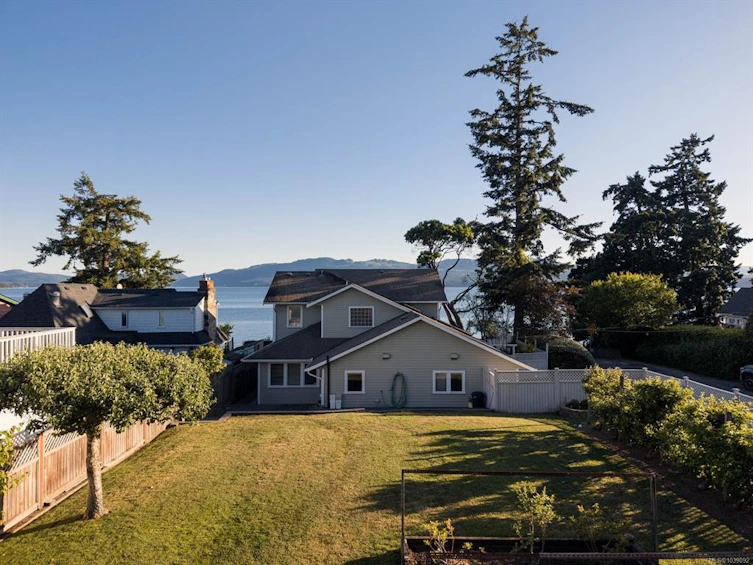 10652 Madrona Drive, North Saanich, BC, V8L 5L8 - 44
