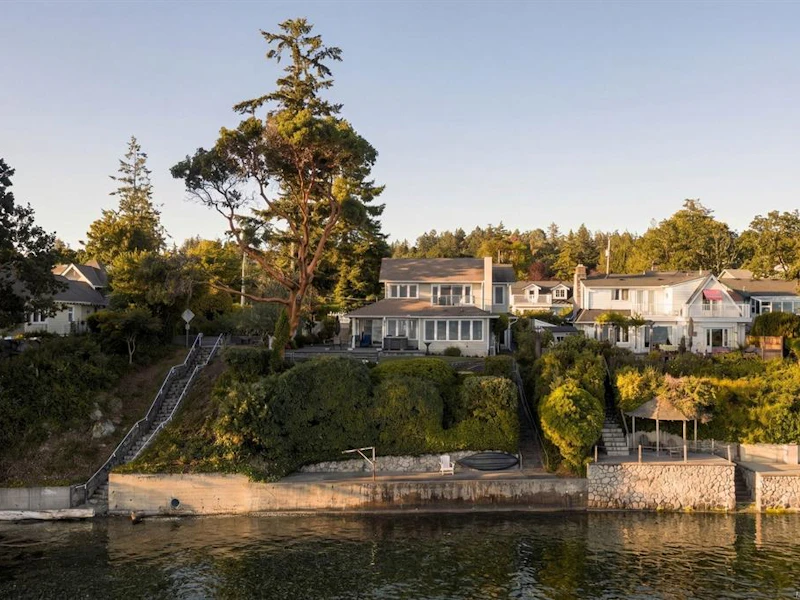 10652 Madrona Drive, North Saanich BC V8L 5L8