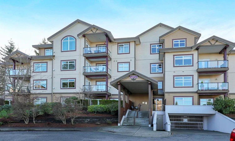 117-3666 Royal Vista Way