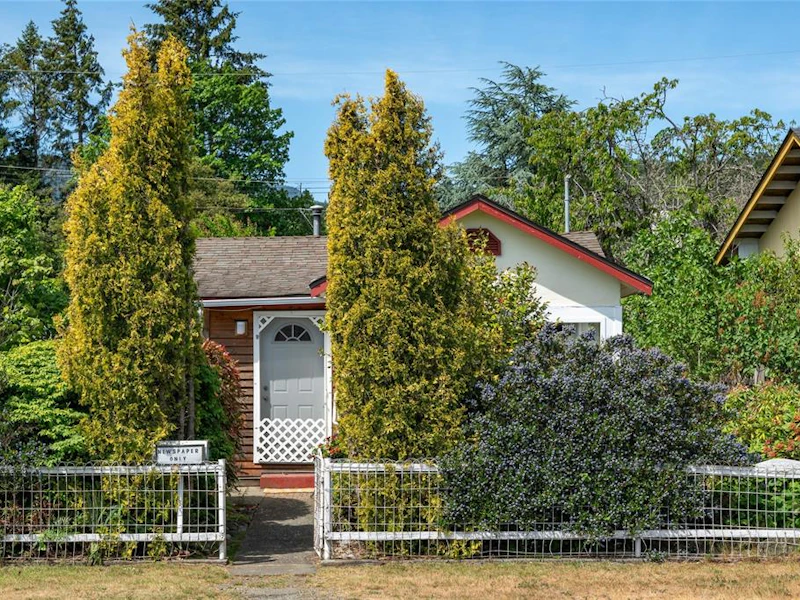 479 Hillcrest Avenue, Nanaimo BC V9R 3M3