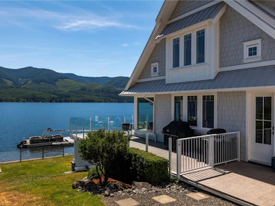 10684 Lake Boulevard - 2