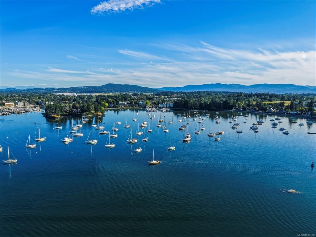 10814 Beach Road, North Saanich, BC, V8L 5H6 - 53