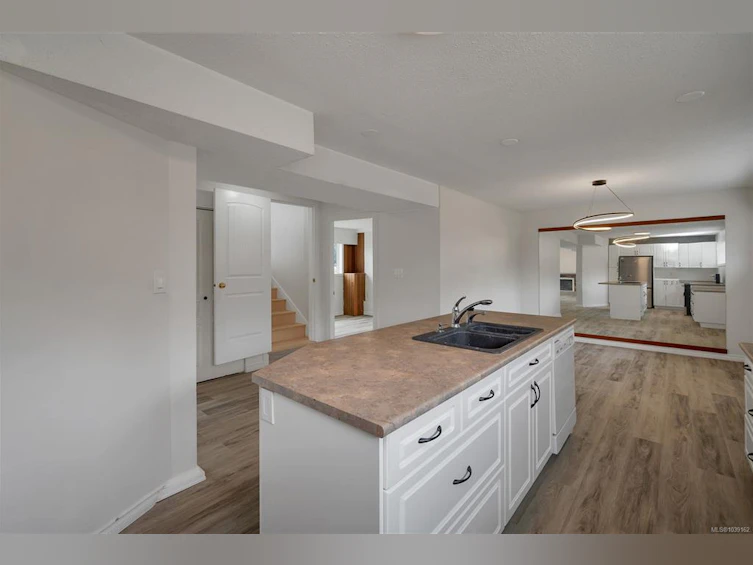 1048 Galerno Road, Campbell River, BC, V9W 1J3 - 37