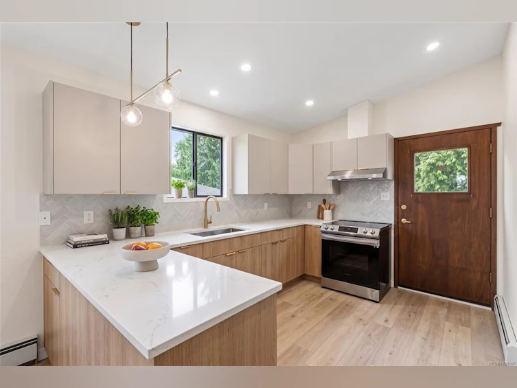 3020 Dolphin Drive, Nanoose, BC, V9P 9J3 - 2