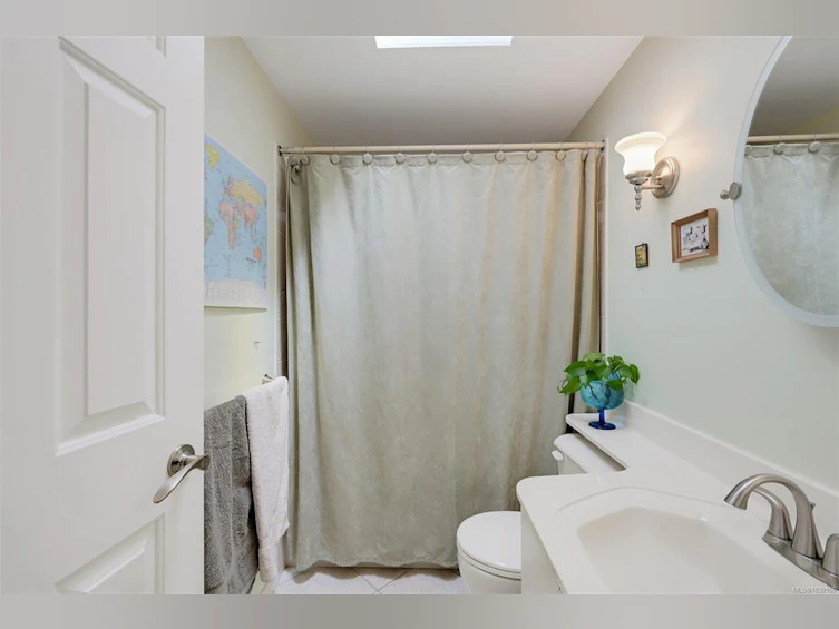 404-945 Mcclure Street, Victoria, BC, V8V 3E8 - 44