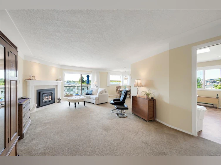 404-945 Mcclure Street, Victoria, BC, V8V 3E8 - 3