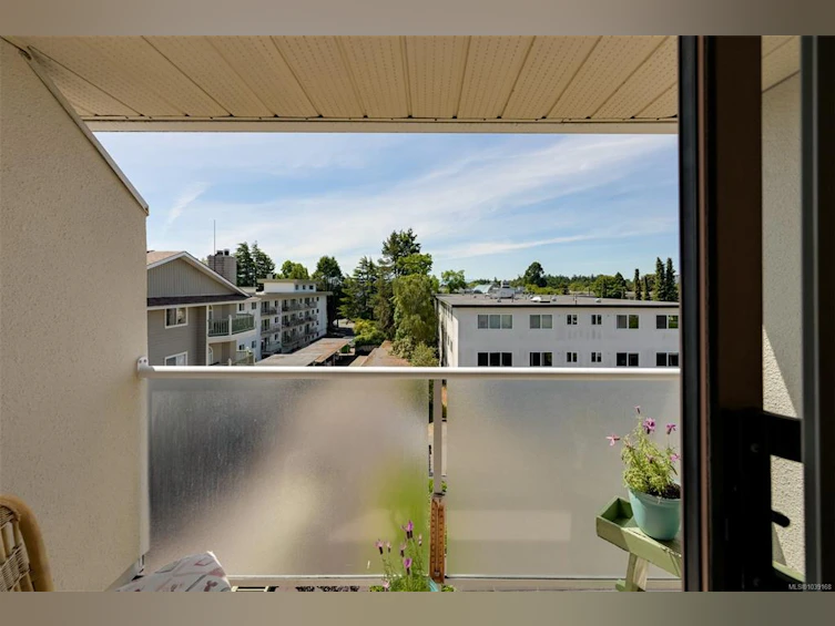 404-945 Mcclure Street, Victoria, BC, V8V 3E8 - 32
