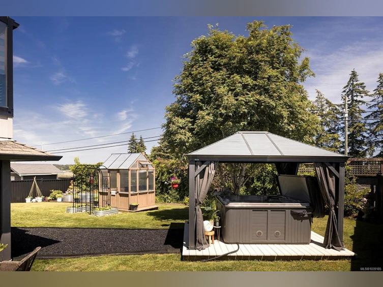 2532 Twin View Place, Central Saanich, BC, V8Z 0A8 - 33