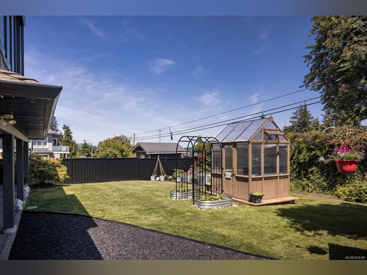 2532 Twin View Place, Central Saanich, BC, V8Z 0A8 - 30