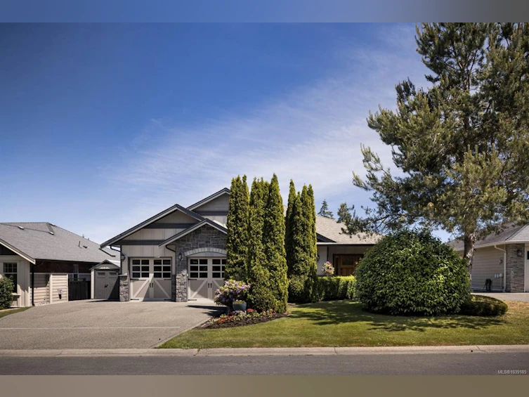 2532 Twin View Place, Central Saanich, BC, V8Z 0A8 - 2