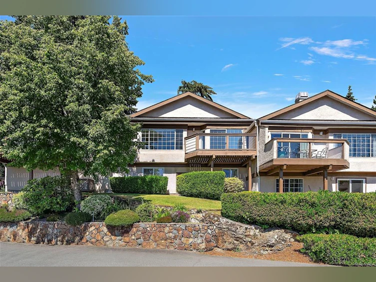 32-901 Kentwood Lane, Saanich, BC, V8Y 2Y7 - 2