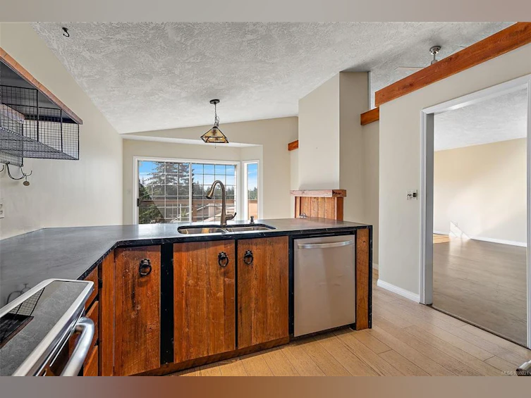 32-901 Kentwood Lane, Saanich, BC, V8Y 2Y7 - 10