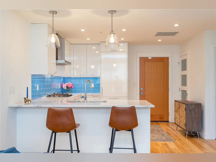 206-916 Lyall Street, Esquimalt, BC, V9A 5E6 - 4