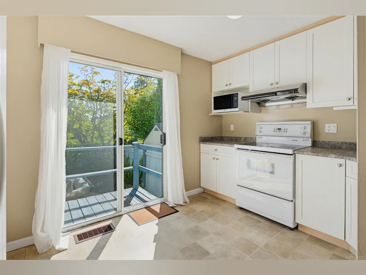 59-3987 Gordon Head Road, Saanich, BC, V8N 3X5 - 5