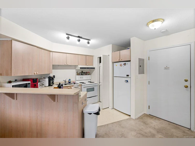 312-2560 Wark Street, Victoria, BC, V8T 4G8 - 9